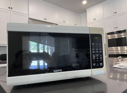 Microwave Oven